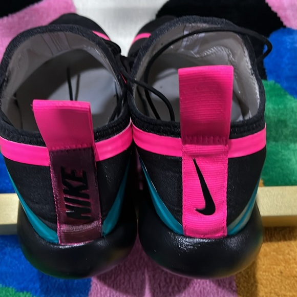 Used Nike shoes unisex great for gym super comfortable le walking and running - Picture 5 of 7